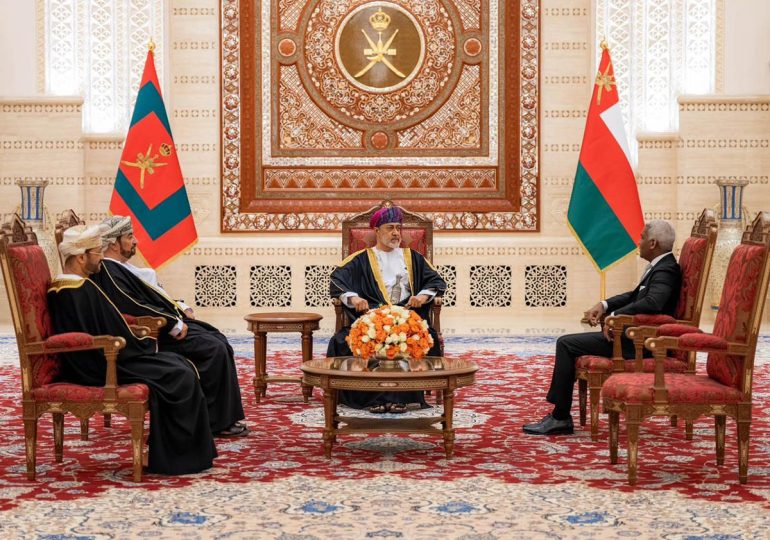 Dominican Ambassador Andy Rodríguez Durán presents Credentials to Sultan of Oman