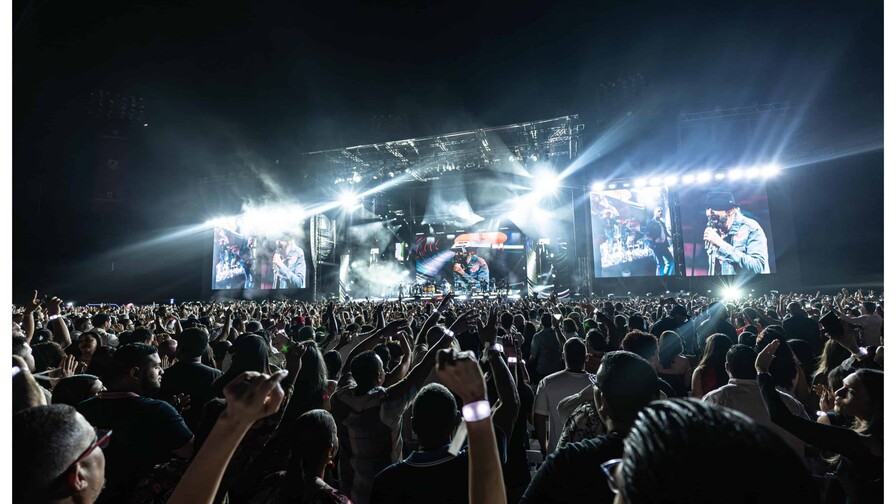 Juan Luis Guerra and 4.40 deliver a historic night at Cibao Stadium