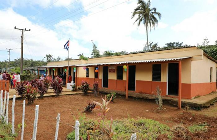 Reborn schools in Guantánamo