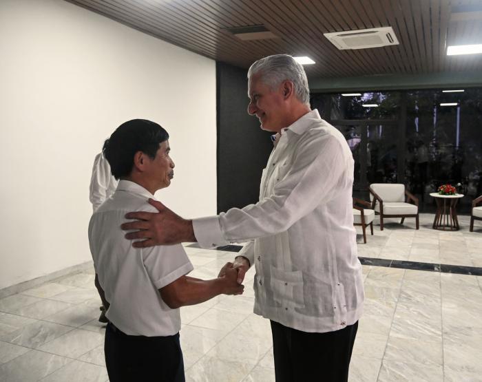 Vietnam will continue to support Cuba