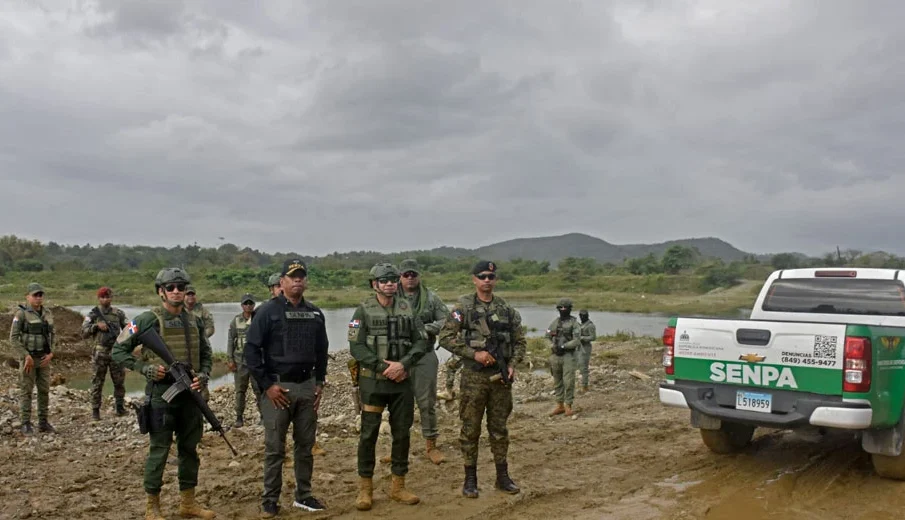 Environment Ministry acts to reclaim Haina River from illegal exploitation