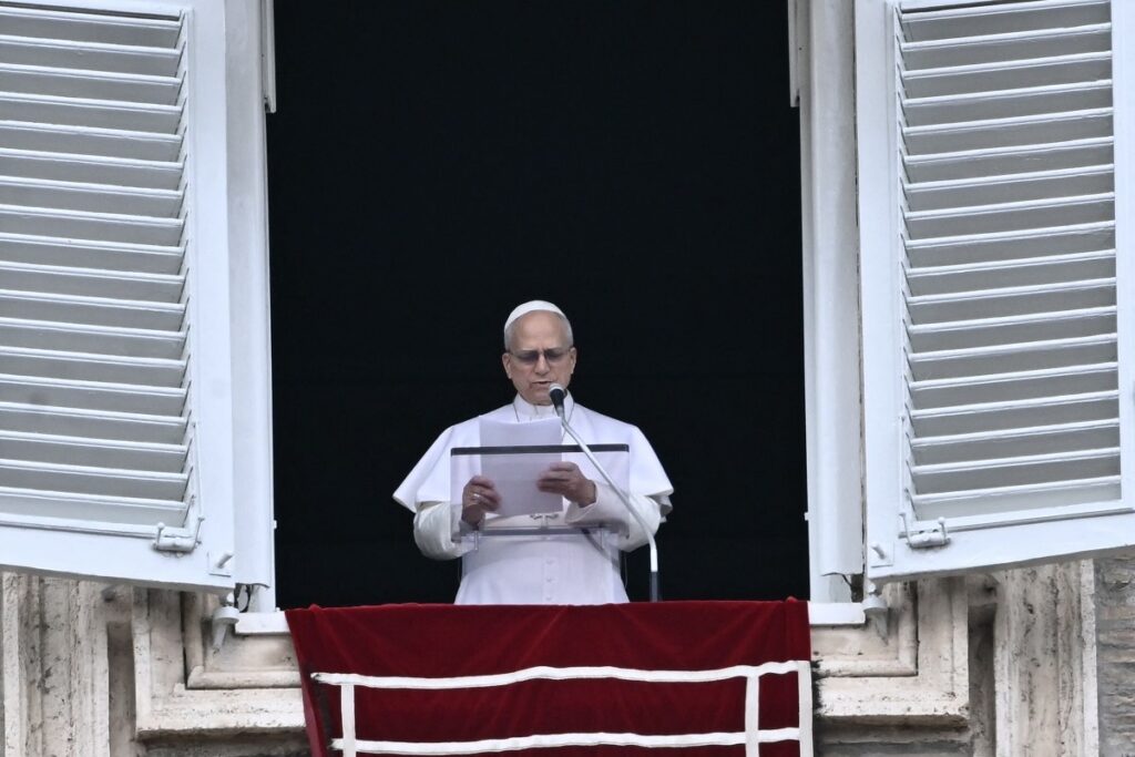 Pope criticises those who invoke God to wage war