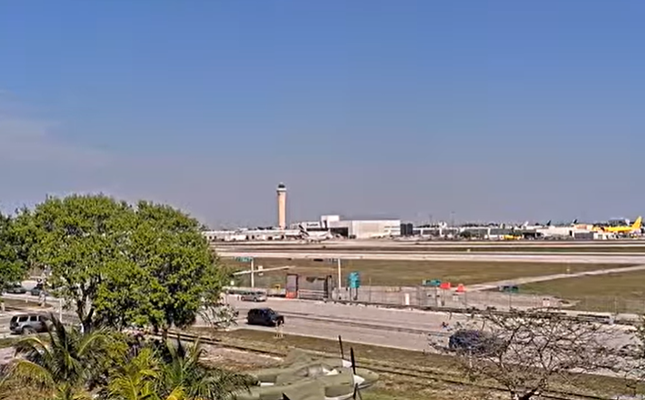 Long lines persist at airports across the United States