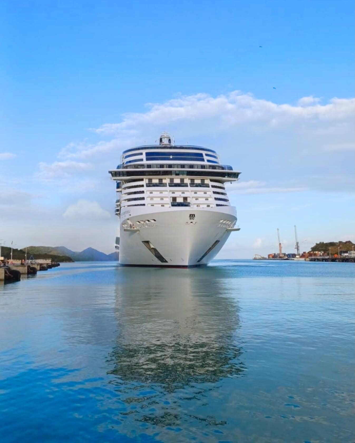 Five Cruise Ships Bring 18,000 Passengers to Antigua in Single Day