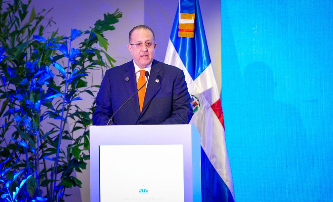 Magín Díaz: government acts to cushion Iran crisis impact