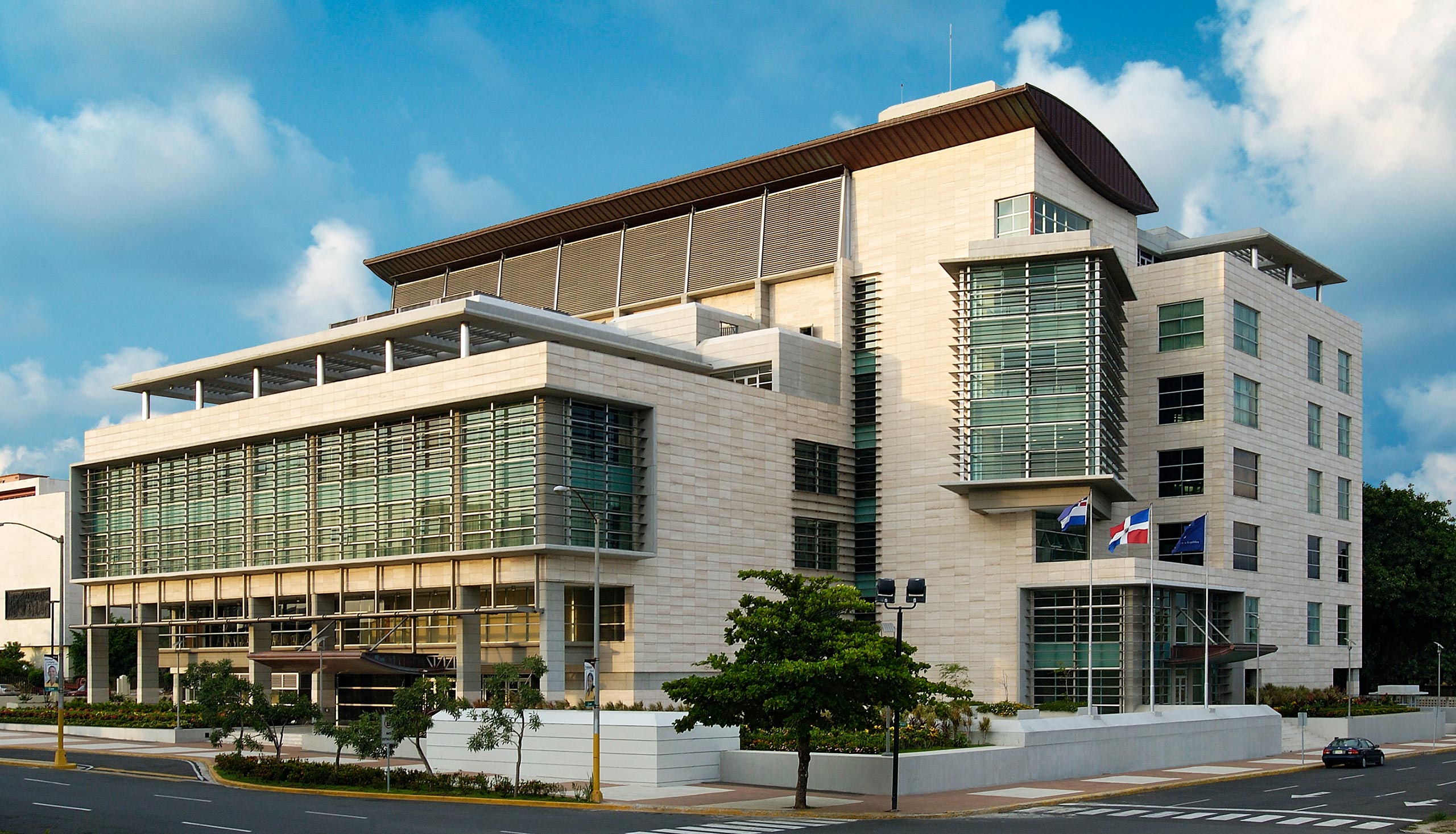 PEPCA Prosecutor detained with US$10,000 in bribery case