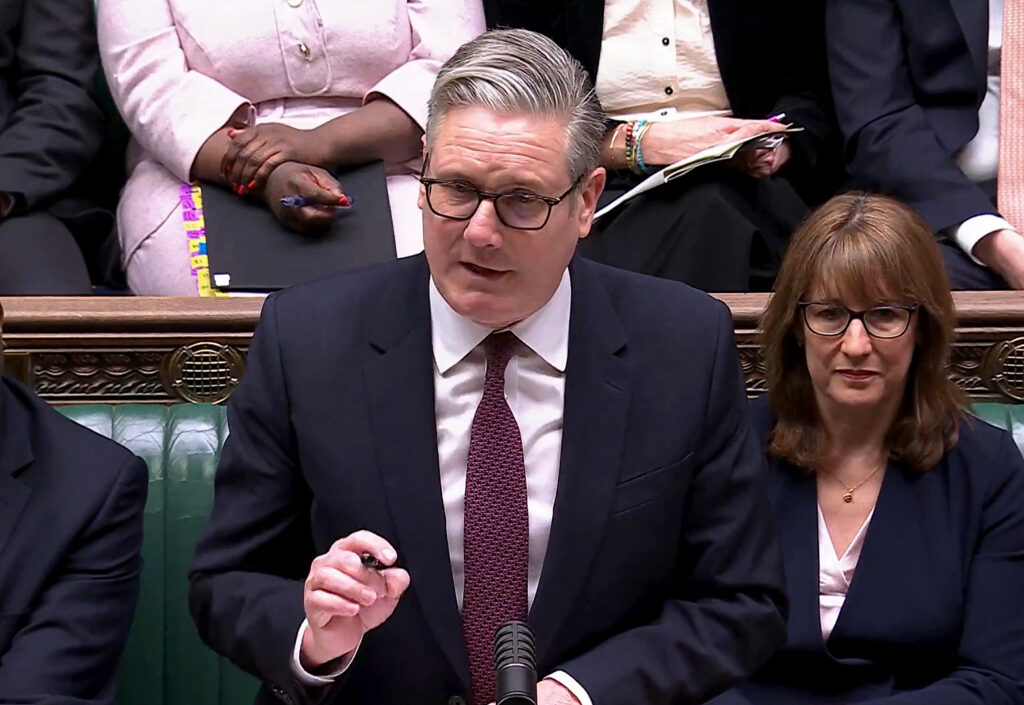 UK teenagers to trial social media bans, digital curfews