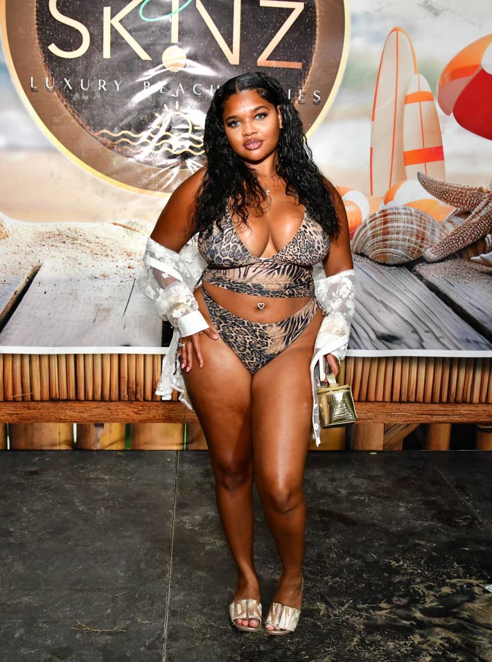 Bare Skinz lights up Negril