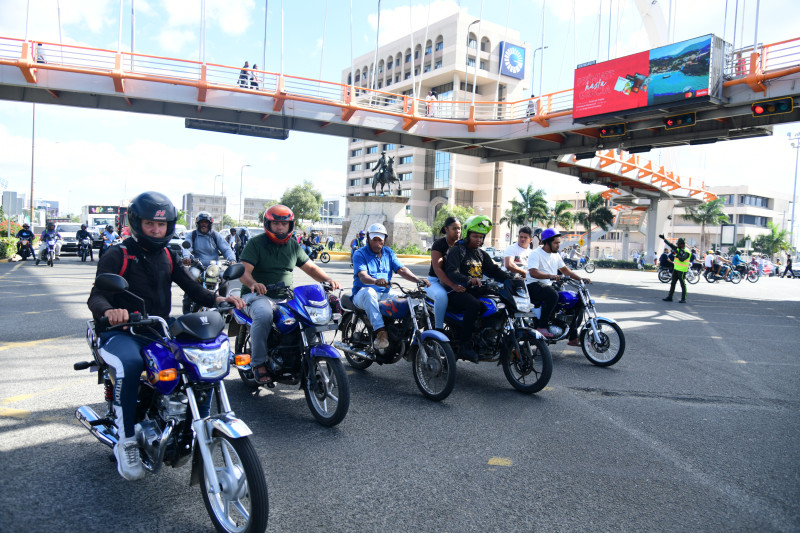Mario Díaz proposes halting motorcycle imports
