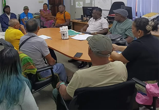 Traditionele leiders Marowijne- en Lawagebied vragen betrokkenheid bij grensakkoord