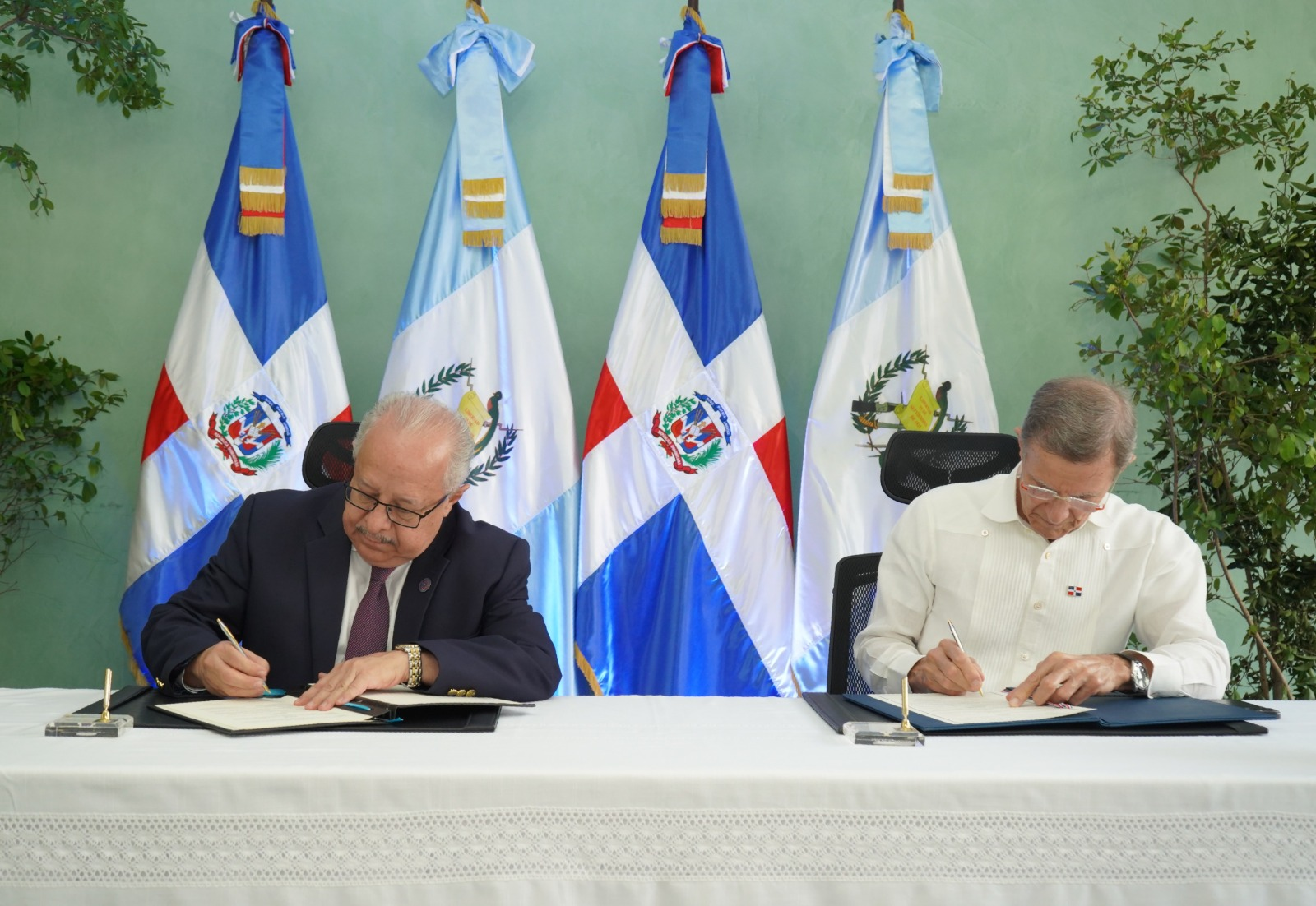 Dominican Republic and Guatemala create bilateral forum to strengthen economic relations