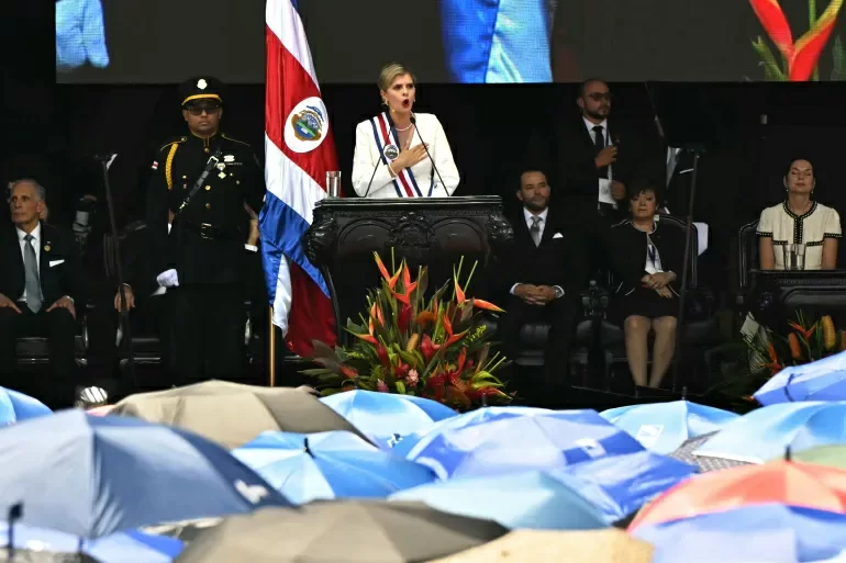 Laura Fernandez beëdigd als nieuwe president van Costa Rica