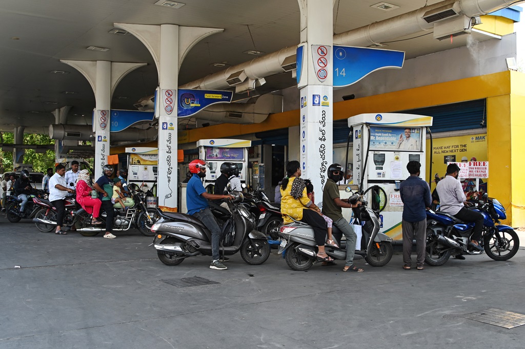 IMF, World Bank, IEA chiefs warn of summer fuel scarcity if Hormuz strait remains closed