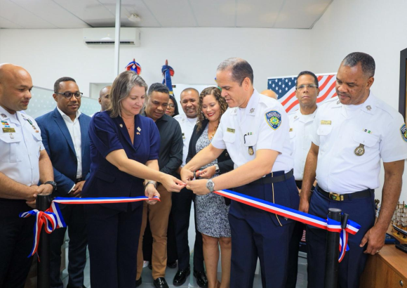 Dominican Police and U.S. Embassy open liaison office to combat organized crime