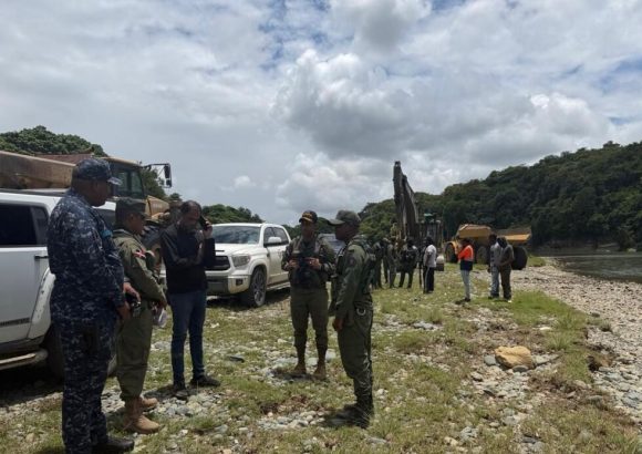 Environment Ministry denies illegal extraction on Haina River, cites restoration project