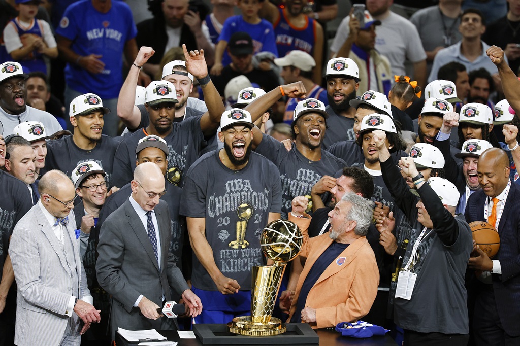 Knicks beat Spurs to claim first NBA title in 53 years