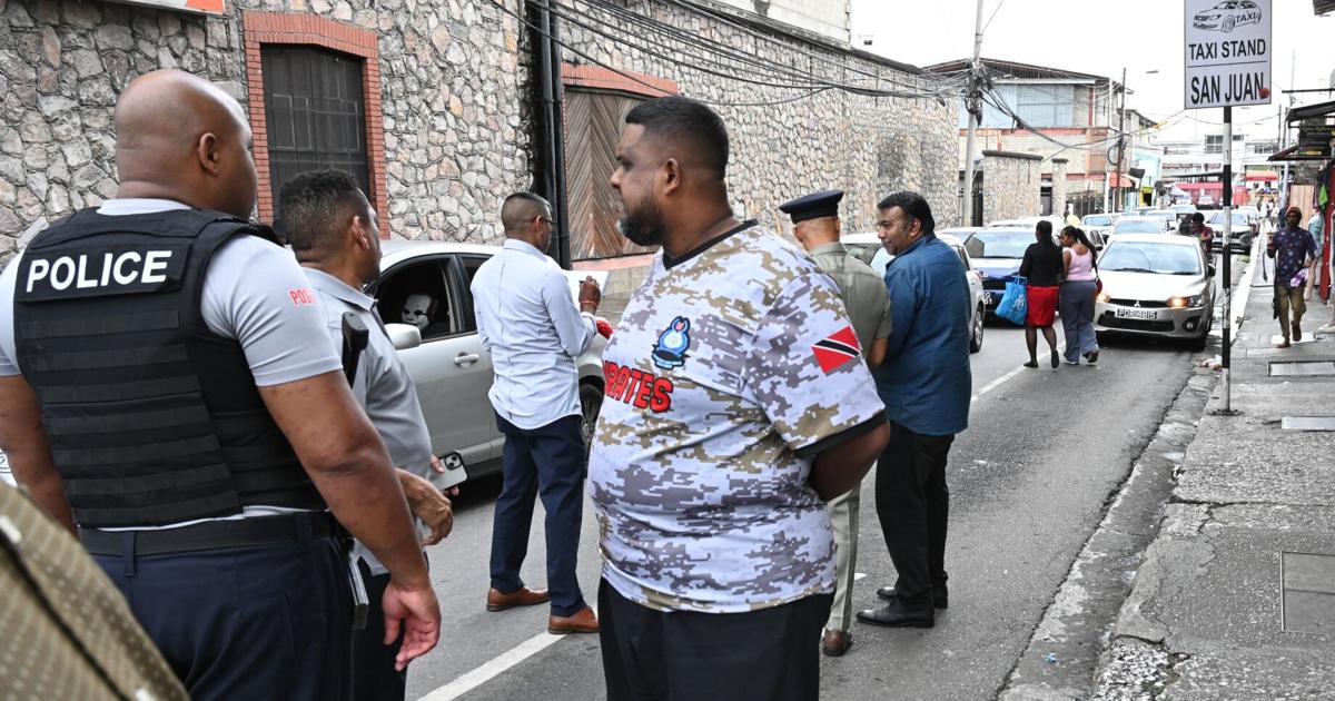 Man shot dead entering taxi on Charlotte Street