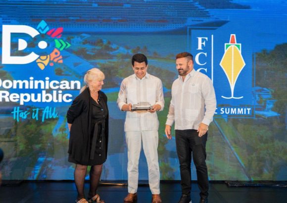 FCCA honors David Collado for leadership in Dominican cruise tourism