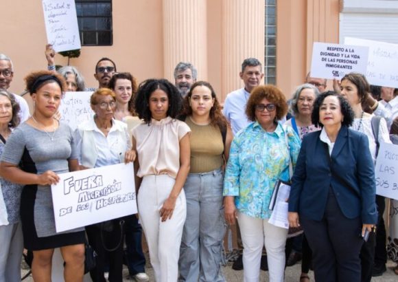 Human rights groups urge end to migration checks in Dominican public hospitals