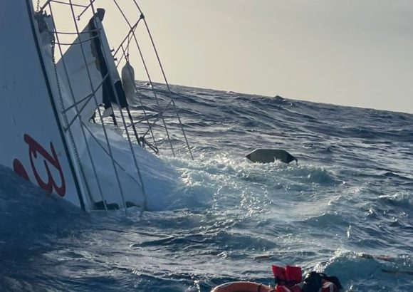 Dominican Navy rescues two foreigners from sinking vessel in Atlantic Ocean