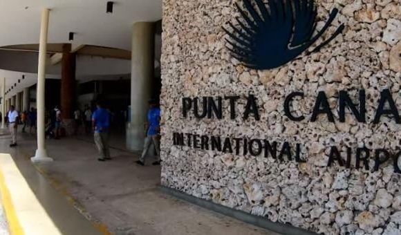 Dominican immigration inspector arrested in alleged bribery scheme at Punta Cana Airport