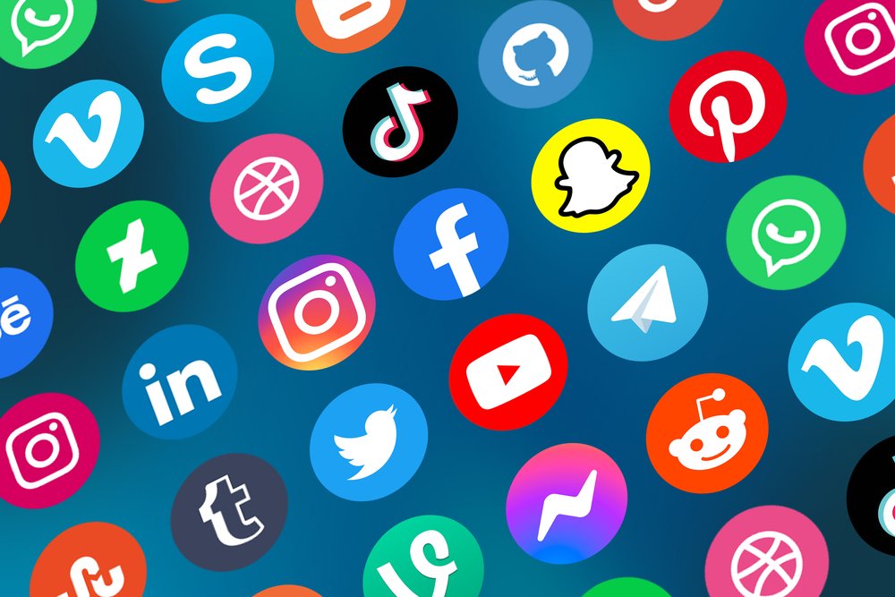 Antigua and Barbuda Begins Discussions on Restricting Social Media Access for Children Under 16
