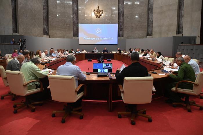 Díaz-Canel: “It’s about, above all, saving the Revolution”