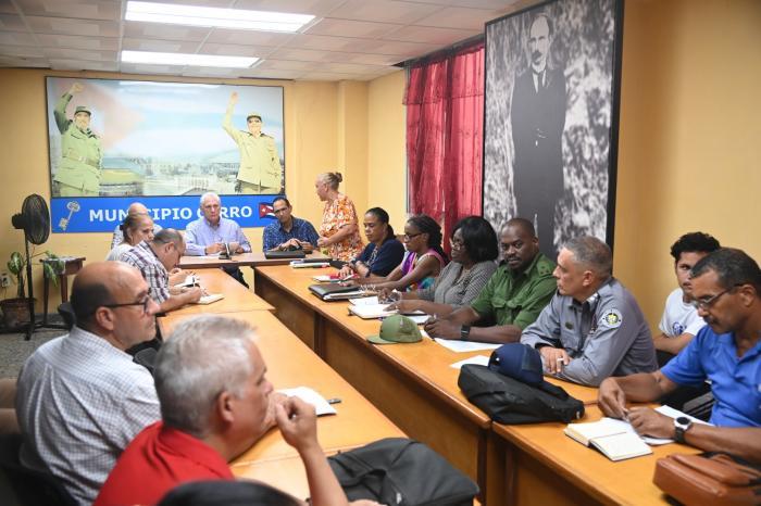 Cuban President Visits Havana Municipalities