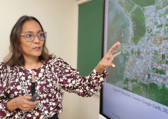 PUCMM study finds building materials and vegetation drive urban heat in Bayahibe