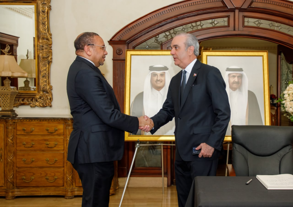 President Abinader signs book of condolences following death of Qatar’s former emir