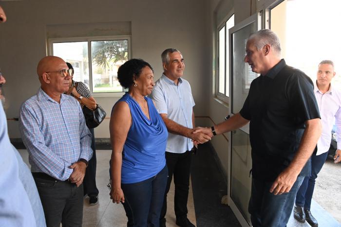 Díaz-Canel Visits New Headquarters of ISDi and the Science and Technology Interface Society of CUJAE