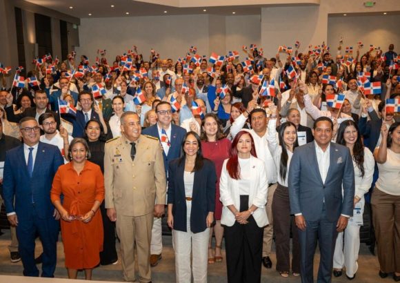 Dominican Republic swears in 182 new citizens from more than 30 countries