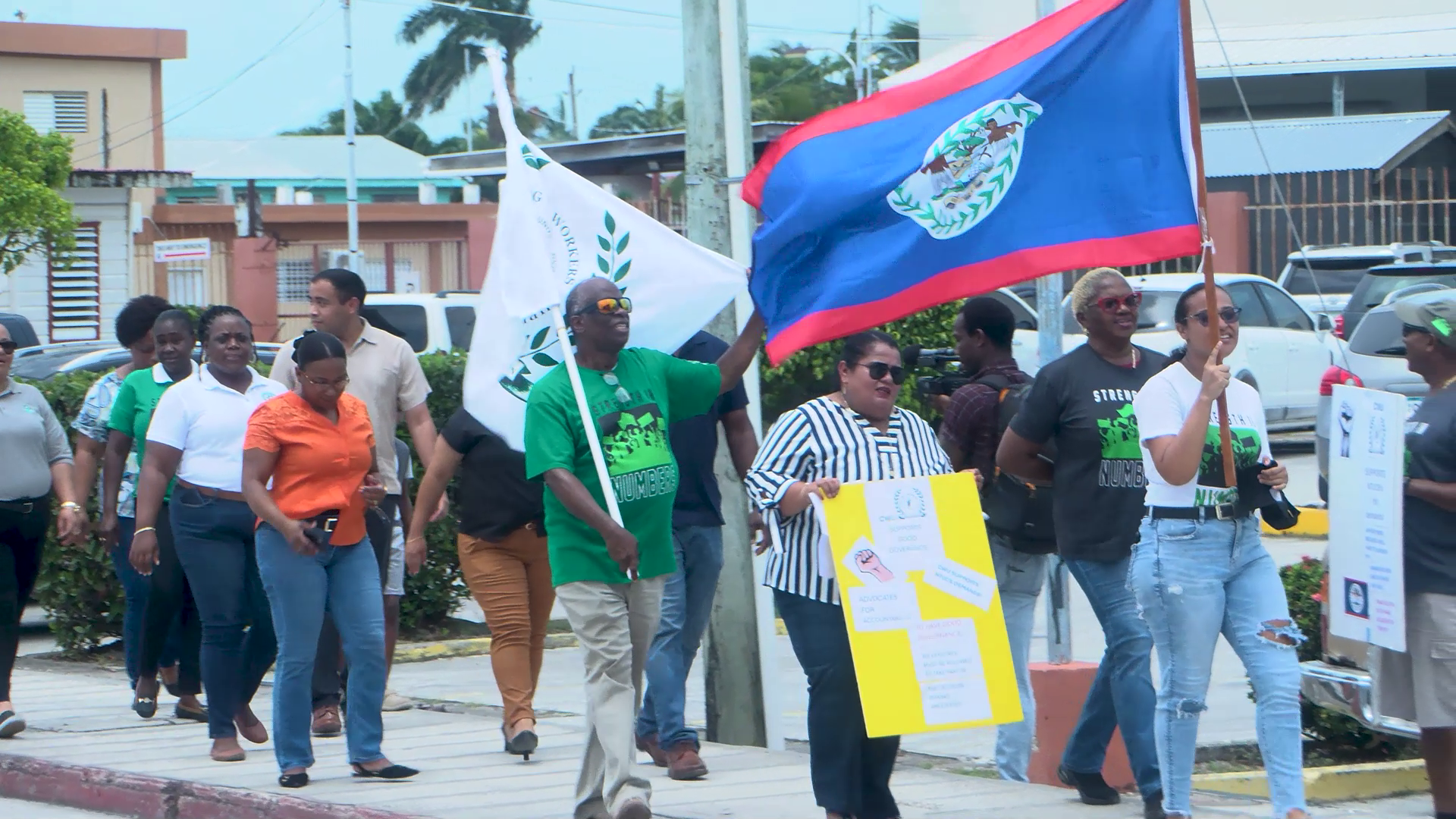 Trade Unions Protest Briefly after PM Briceno Misses Deadline