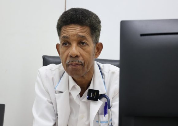 Why did seven respiratory viruses compete in the Dominican Republic during 2025?