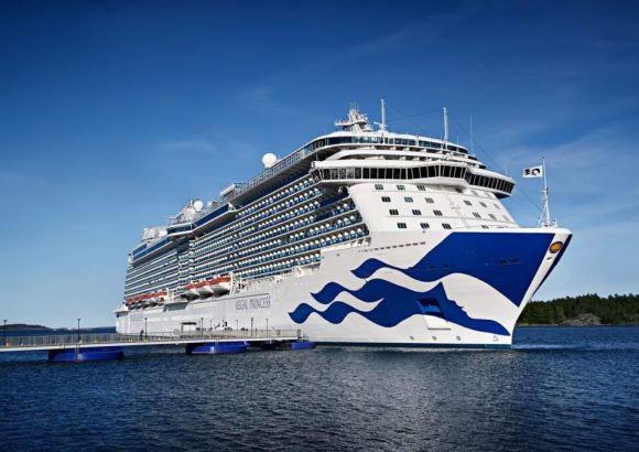 Puerto Plata welcomes the Celebrity Beyond with more than 3,000 cruise passengers
