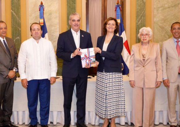 OECD study outlines measures to strengthen public integrity in Dominican Republic