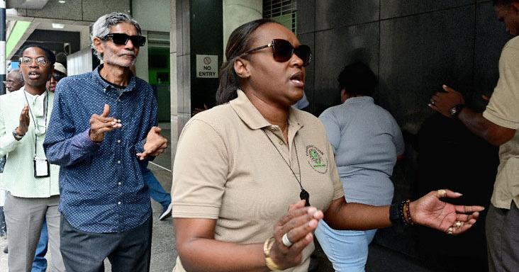 TSTT workers march: Pay 10% hike