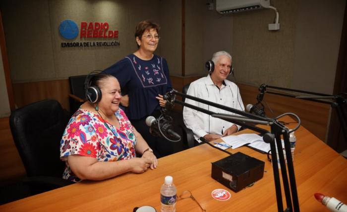 “Criterio Compartido” (Shared Views): The President returns to the radio to engage with the people