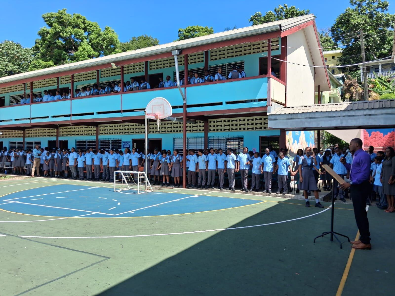 School unites in prayer for students hurt in Cas En Bas crash