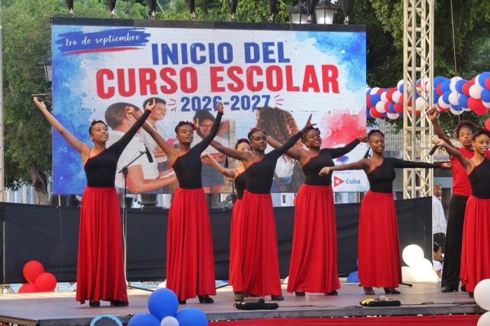 Díaz-Canel: “As long as there are classrooms with students and schools with teachers in Cuba, there is a nation, there is a homeland, there is a Revolution, and there is socialism”