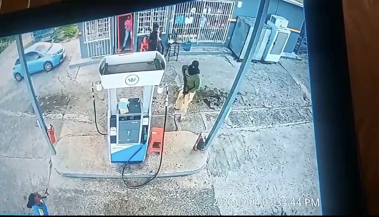 Buckley Line Gas Station Robbed by 3 Armed Masked men