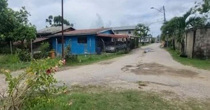 Prison officer kills intruder