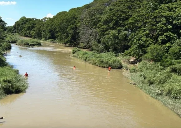 Authorities search Yaque del Norte River for missing 14-year-old