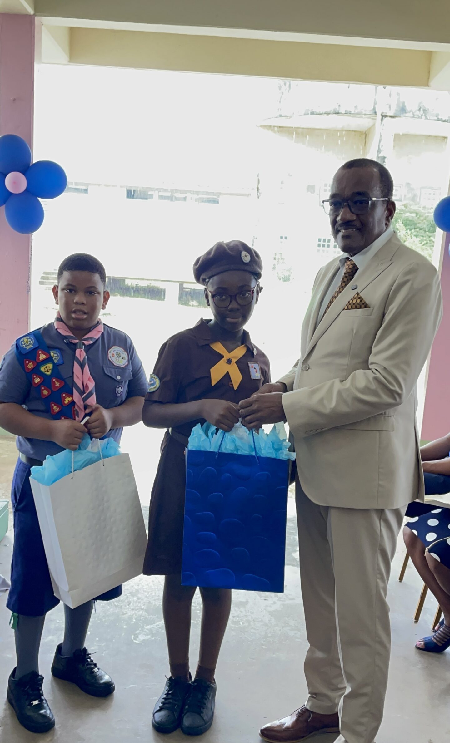 President urges pupils to overcome obstacles