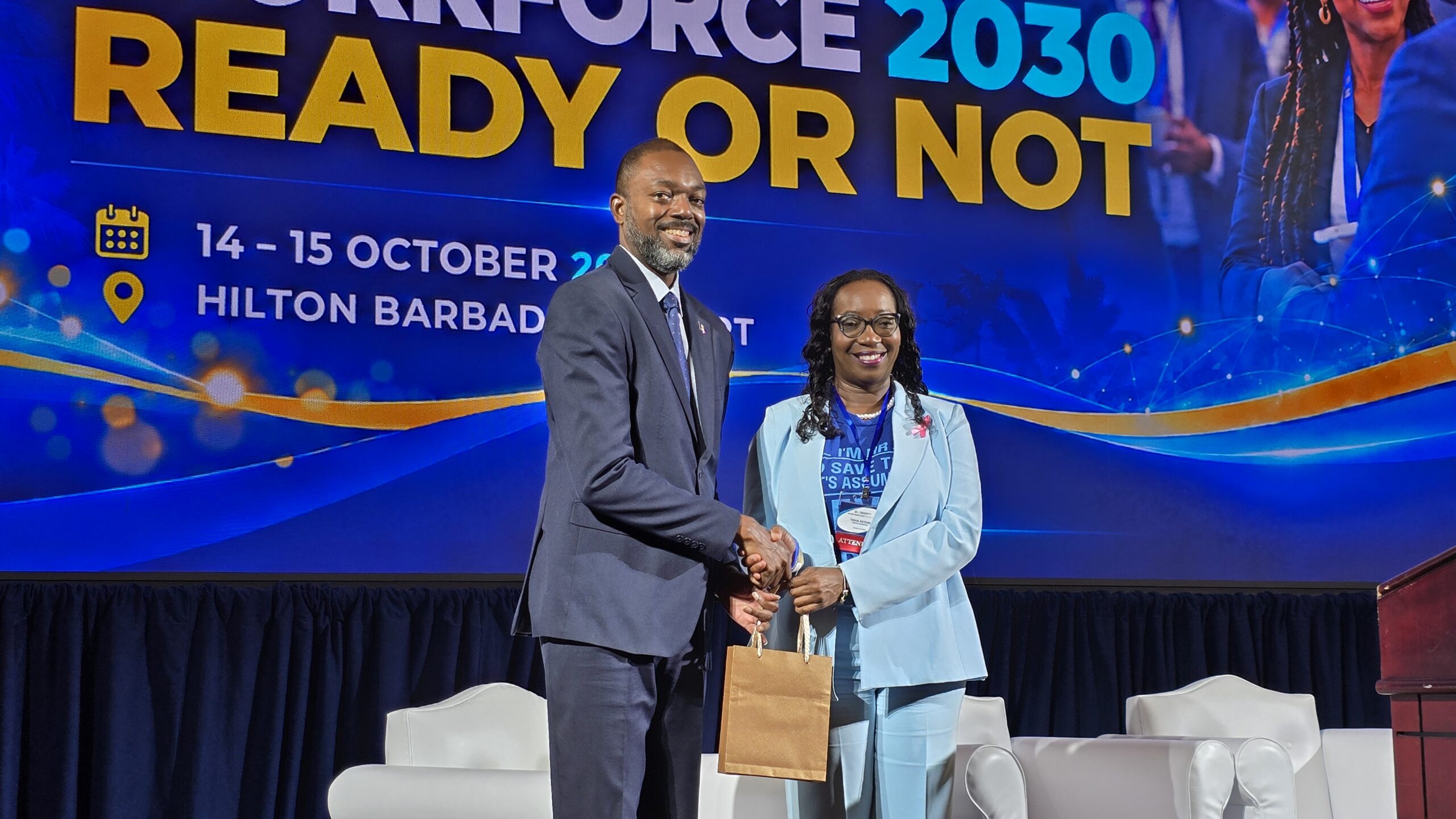 HR pros urged to embrace AI without losing human focus