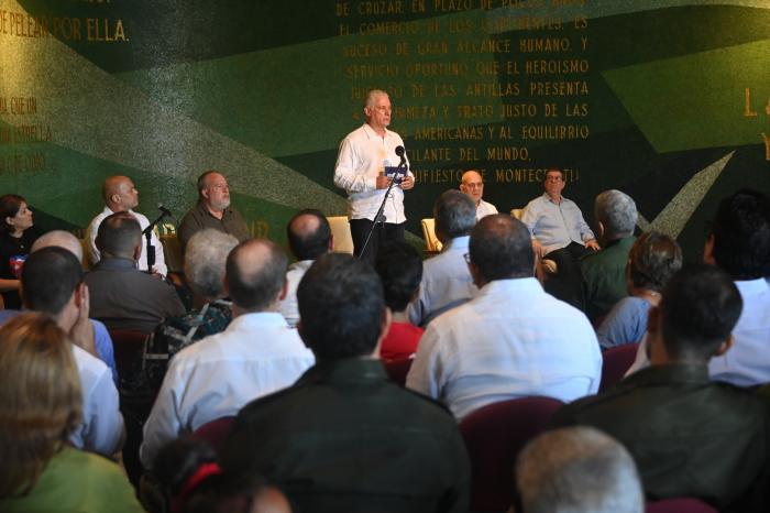 Cuba does not surrender, Cuba is not for sale, and Cuba does not forget